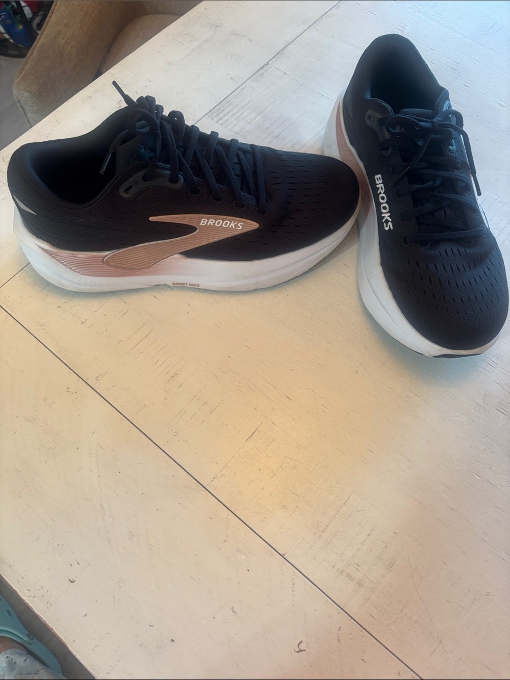 Brooks Women's Black and Rose Gold Athletic Running Shoes